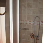 Ada Villa *